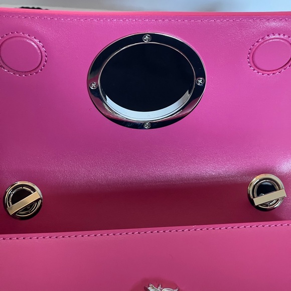 VERSACE VERSUS CRYSTAL LION CLUTCH BAG
IN PINK - Picture 7 of 7